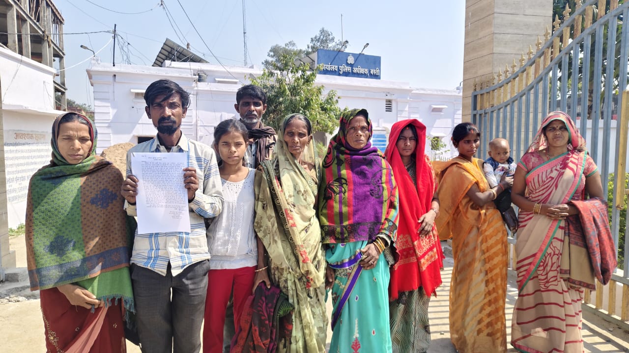 बहुचर्चित छात्रा रागिनी के मौत के मामले में कप्तानगंज पुलिस पर पीड़ित परिवार ने उच्च अधिकारियों से लगाया उत्पीड़न करने का आरोप