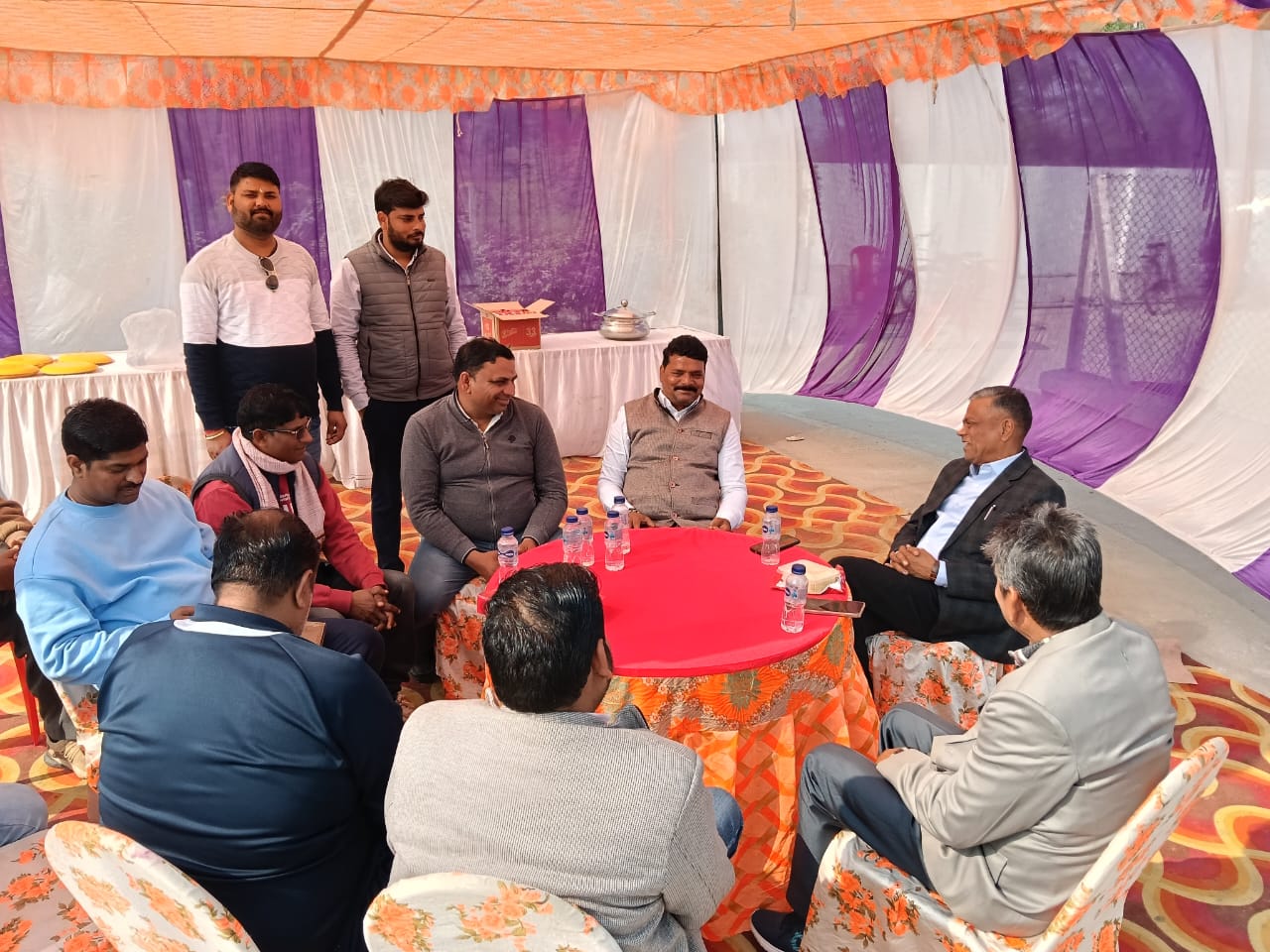 निगोहां में जियो कंपनी की तुलसा फिलिंग सेंटर पर भव्य खिचड़ी भोज, पूर्व प्रधान अजय सिंह रहे मुख्य अतिथि……