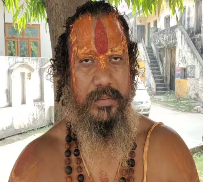 महर्षि रामायण विद्यापीठ ट्रस्ट पर ज़मीन कब्जाने के गंभीर आरोप, संत परमहंस आचार्य ने की निष्पक्ष जांच की मांग