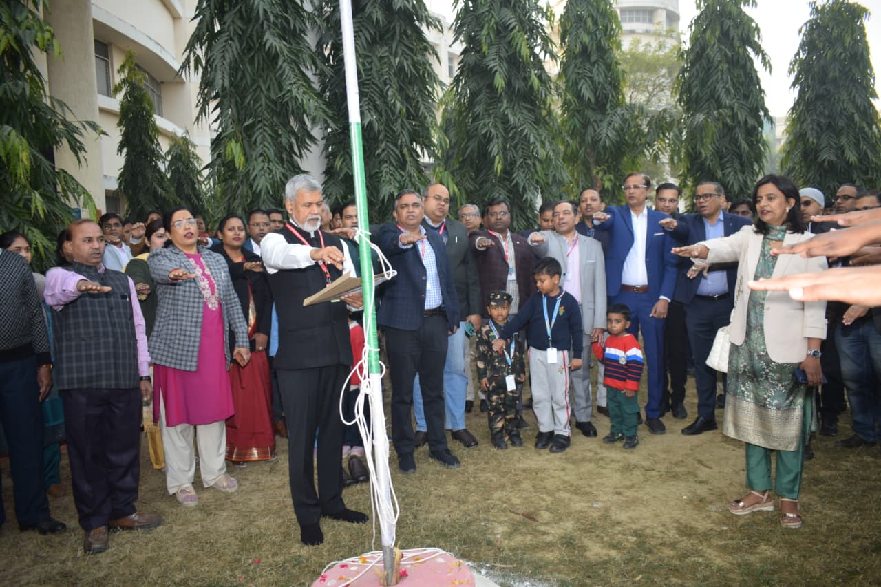 महामाया मेडिकल कॉलेज में बड़े ही धूमधाम से मनाया गया गणतंत्र दिवस