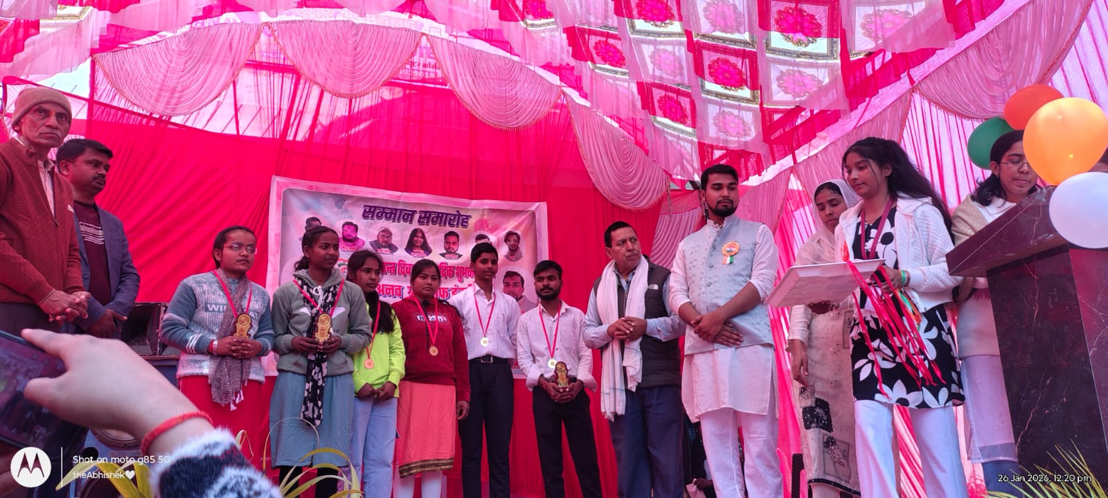 अनव ग्रुप ऑफ इंस्टिट्यूट इनामीपुर में गणतंत्र दिवस पर टॉप 10 विद्यार्थियों का हुआ सम्मान