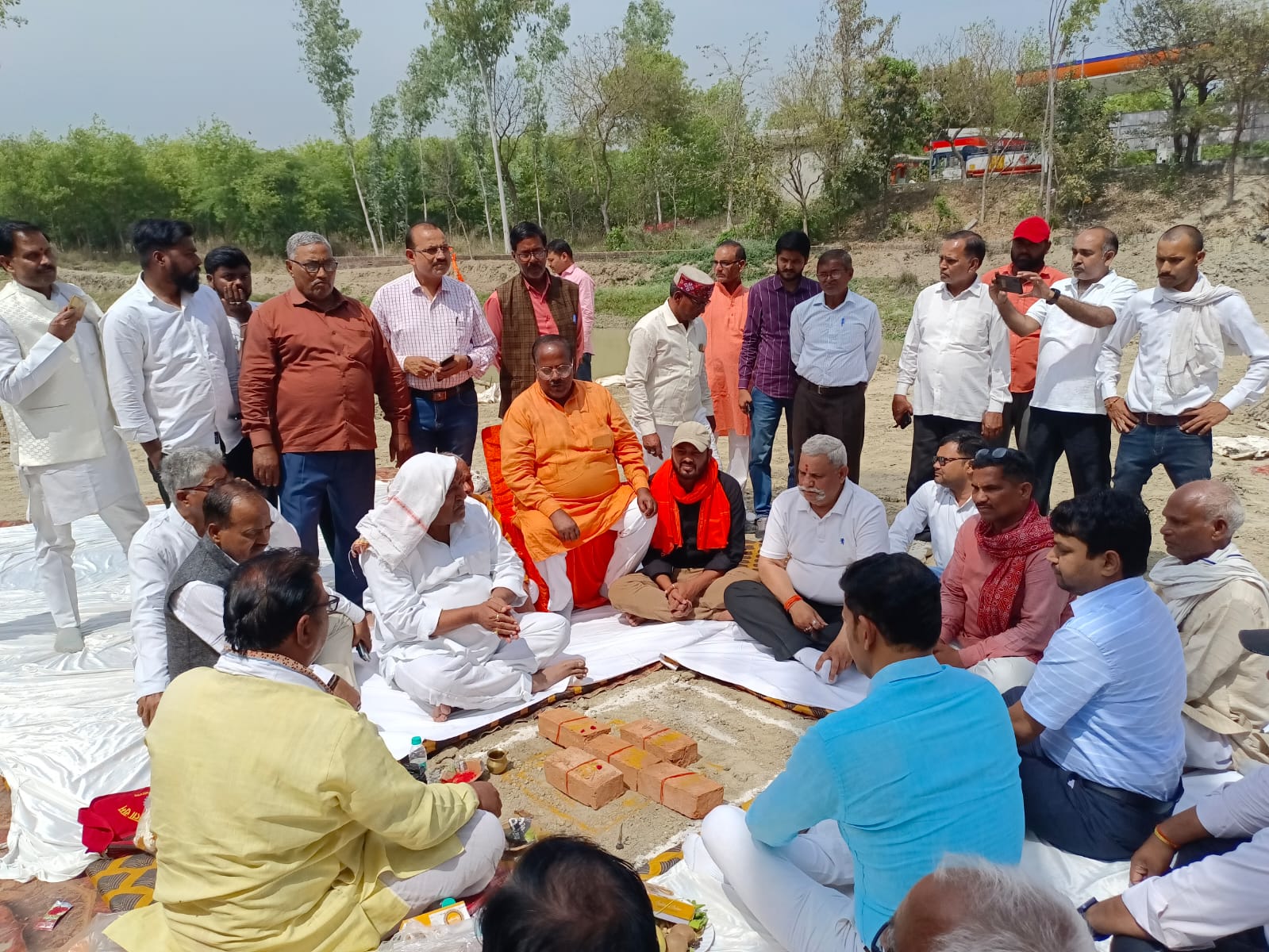 बिसुही नदी पर 15.68 करोड़ के सेतु का भूमि पूजन, भीटी क्षेत्र को मिलेगी नई रफ्तार