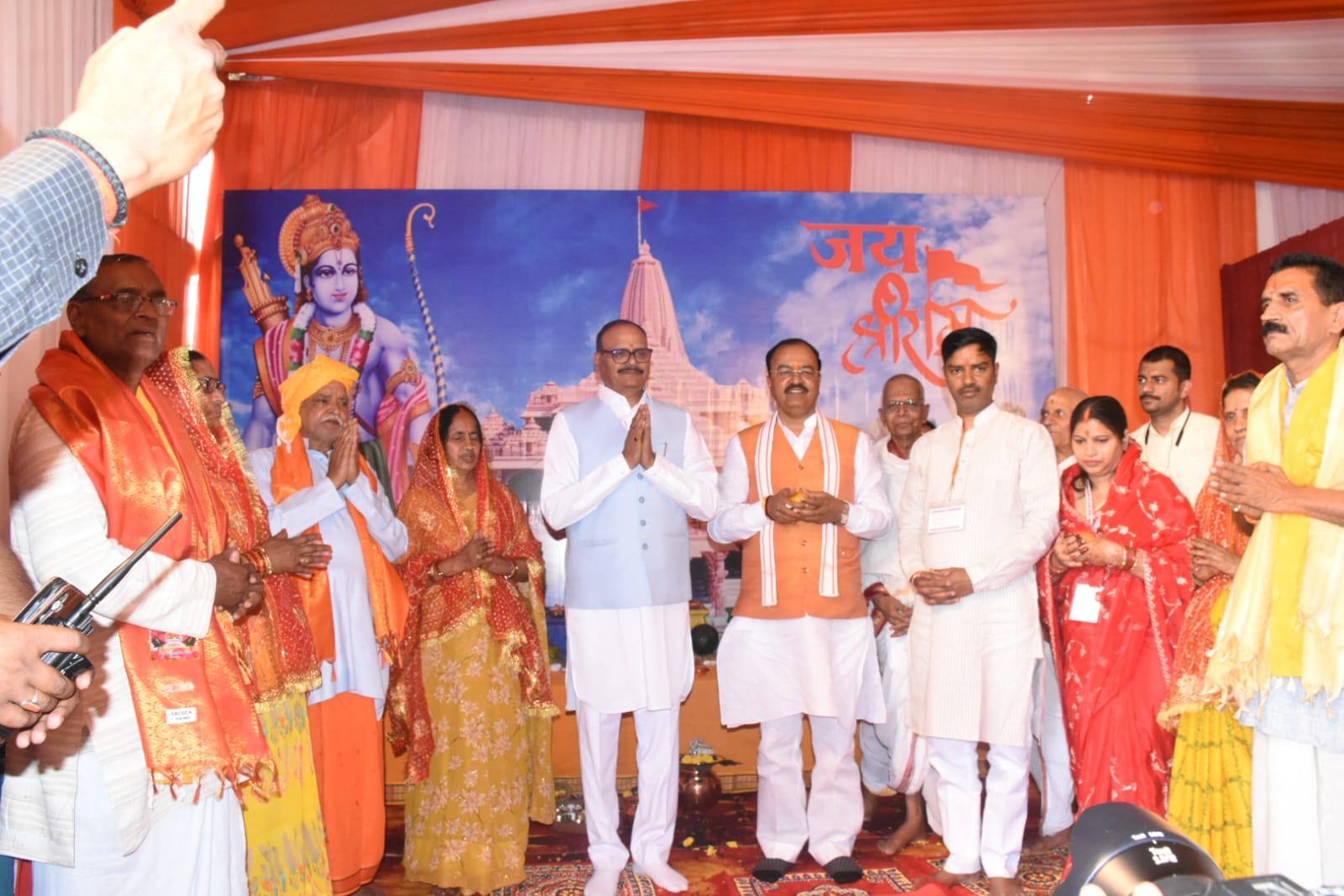 रामकथा महोत्सव के प्रथम दिन पहुंचे सूबे के दोनों डिप्टी सीएम