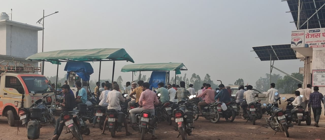 तेजस फीलिंग स्टेशन पर मनमानी, प्रशासनिक आदेशों की उड़ रहीं धज्जियां