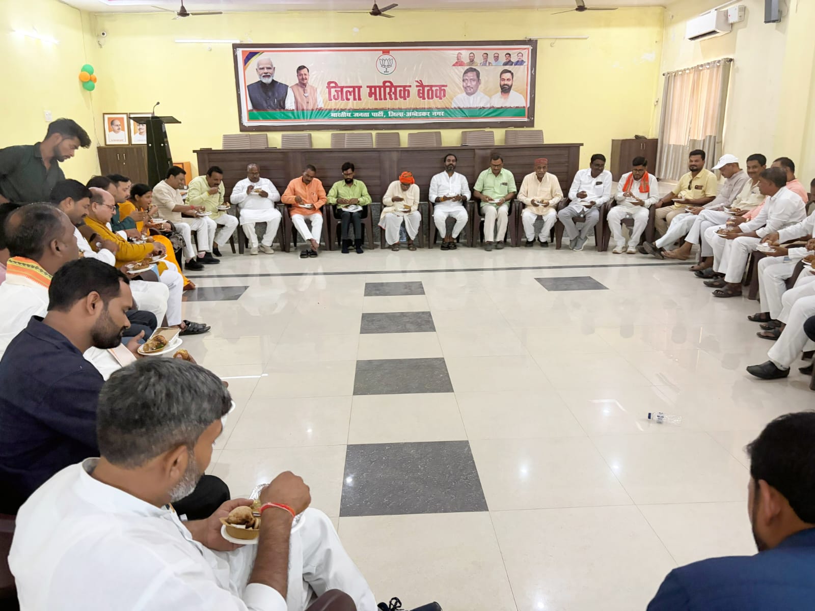 भाजपा जिलाध्यक्ष दिलीप पटेल देव की अध्यक्षता में पहली सांगठनिक बैठक संपन्न