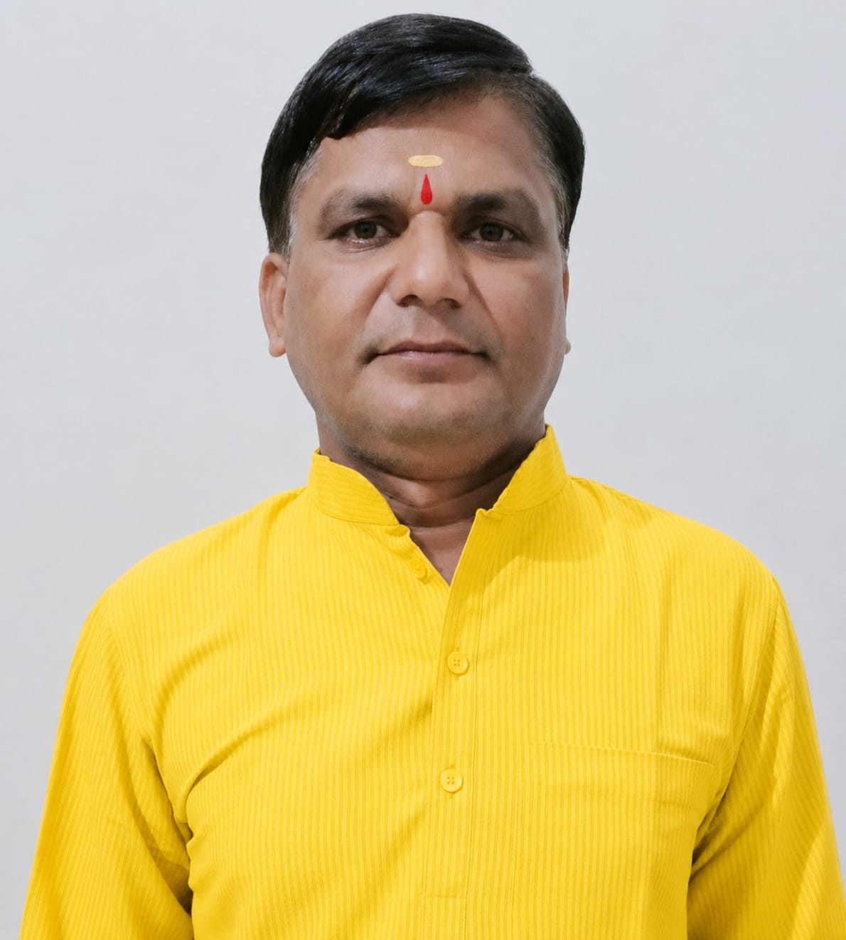 नियमित योगाभ्यास से बढ़ती है कार्यक्षमता और सकारात्मकता – डॉ० तारकेश्वर मिश्र ‘जिज्ञासु’, योग प्रशिक्षक