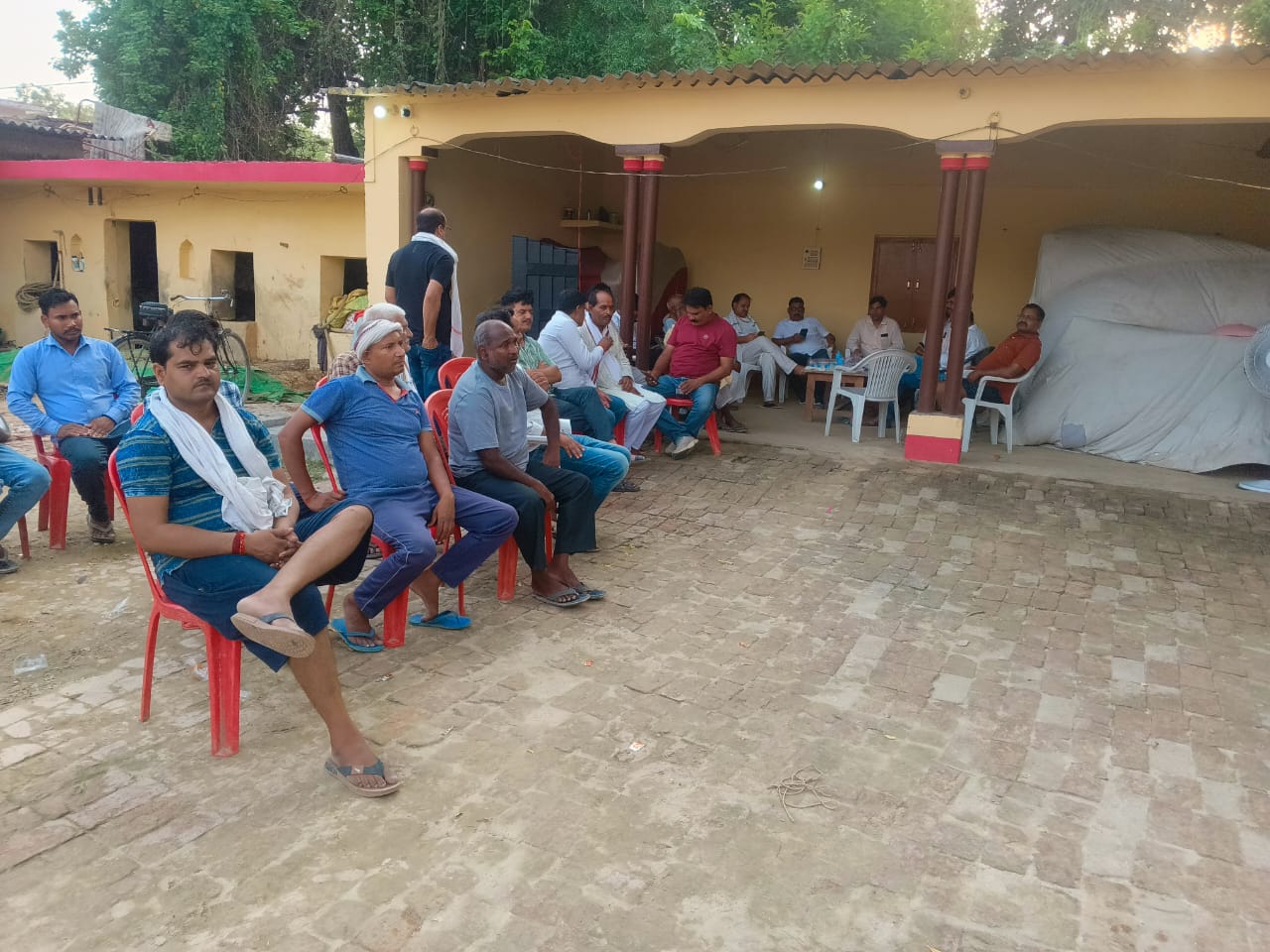 बड़े मंगल पर सुंदरकांड रामायण पाठ में उमड़ा श्रद्धा का सैलाब भक्तिमय हुआ धरमपुर गांव