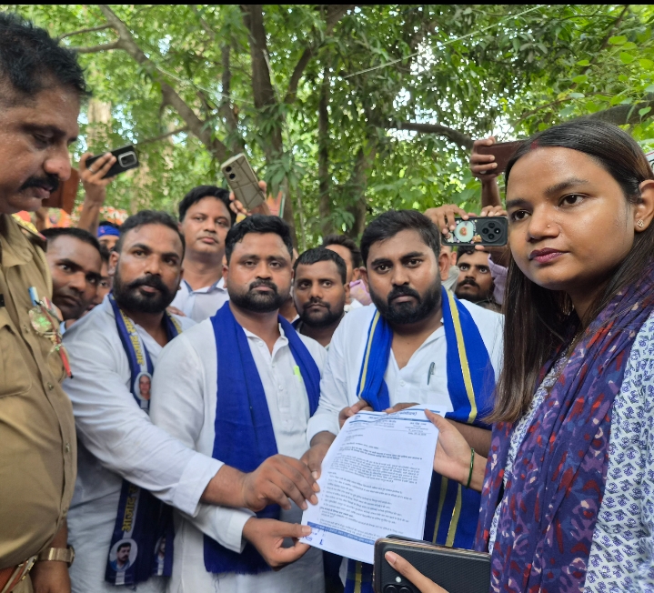 भीम आर्मी व आसपा ने देश के शिक्षा मंत्री धर्मेन्द्र प्रधान के इस्तीफा के लिए किया विरोध प्रदर्शन