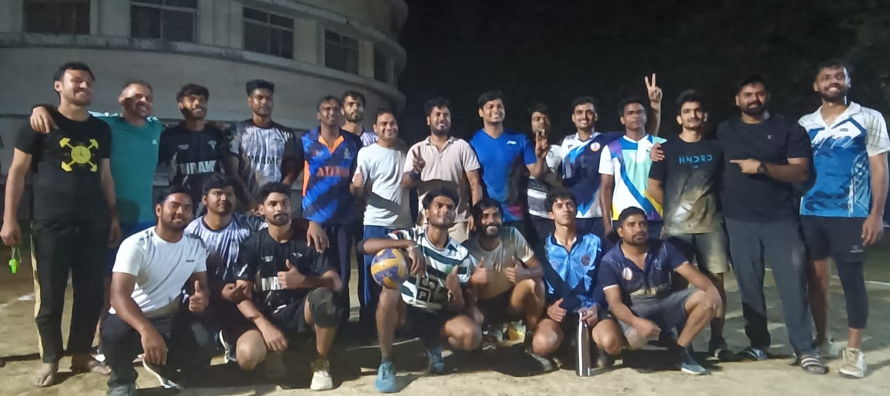 क्रिकेट में महामाया मेडिकल कॉलेज का शानदार प्रदर्शन, रोमांचक मुकाबलों में खिलाड़ियों ने दिखाया दम